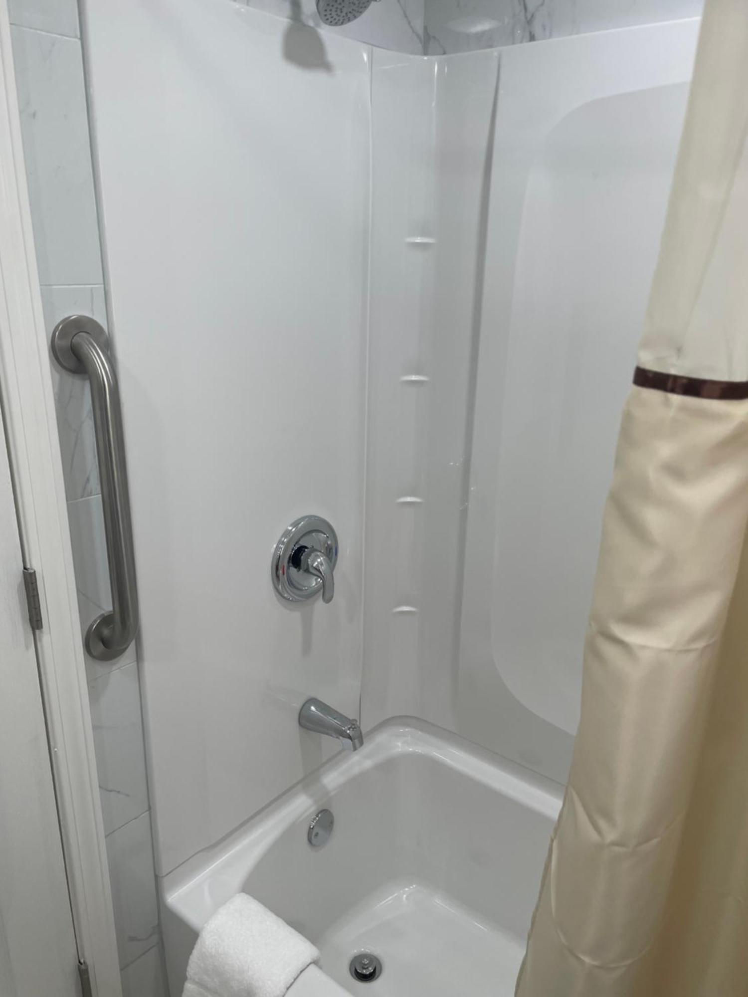The Springwater Inn イサカ エクステリア 写真