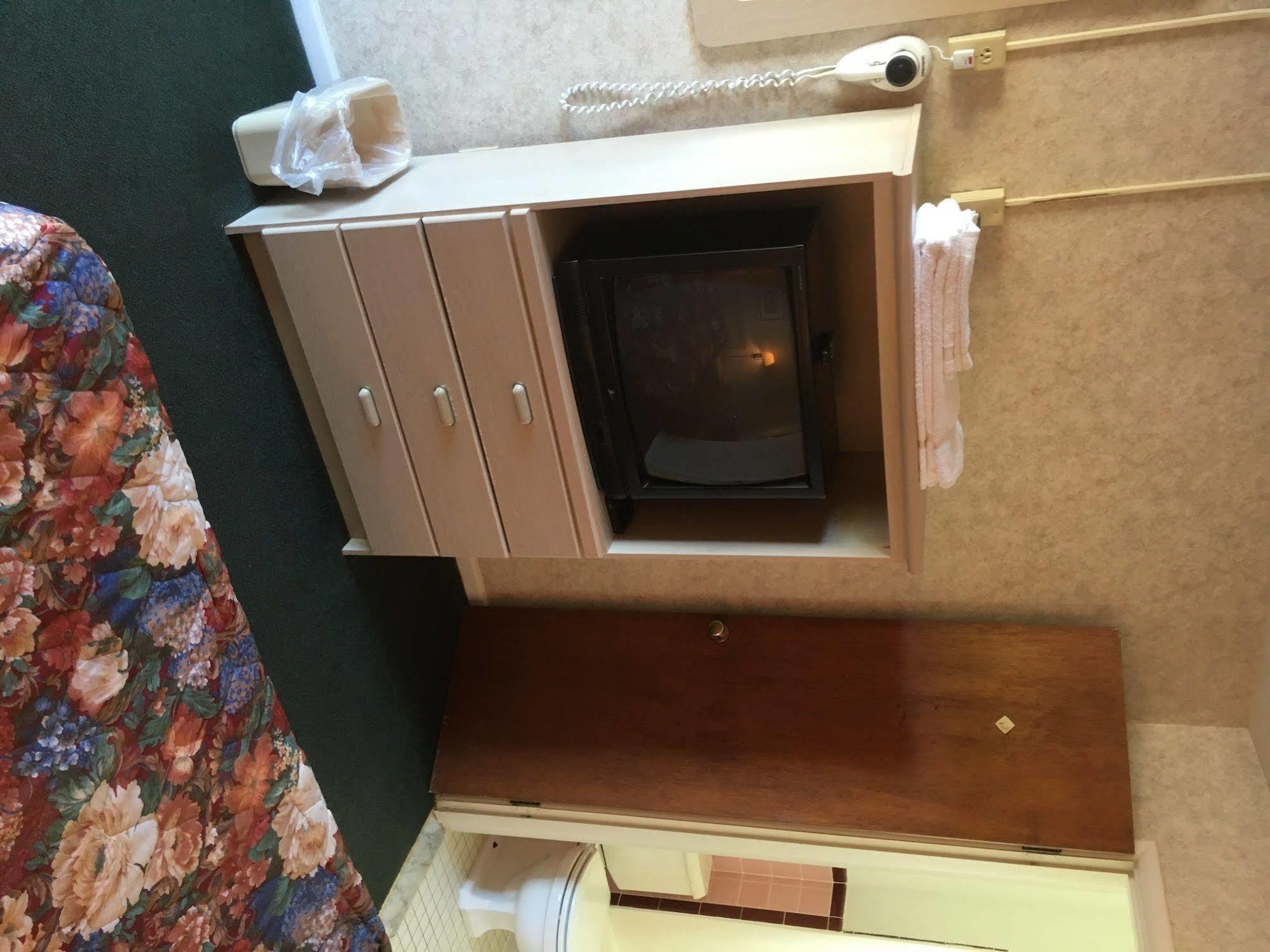 The Springwater Inn イサカ エクステリア 写真